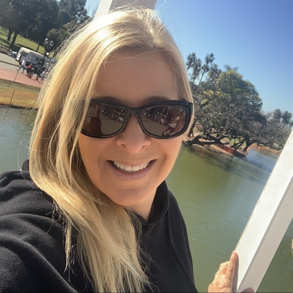 Meet your posher - Picture 1 of 1